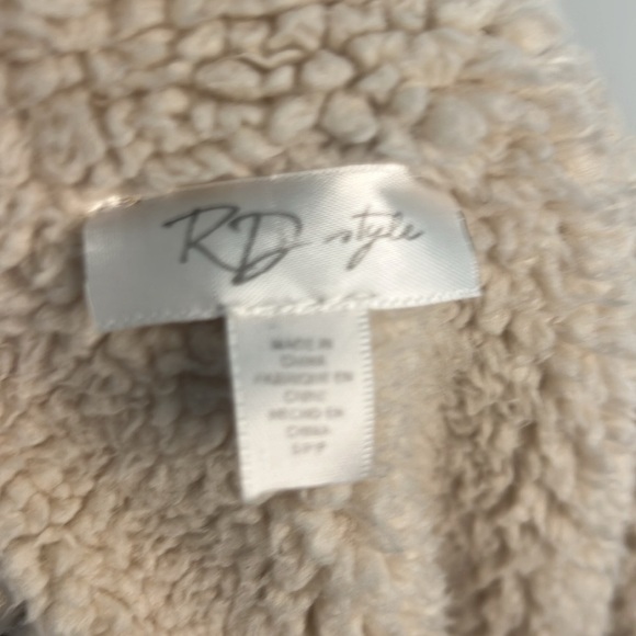 Furry Jacket - Picture 5 of 7